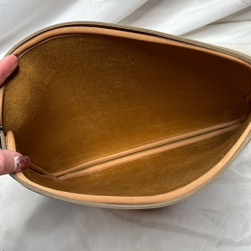 Aztec Style Computer Cover. - Picture 7 of 8